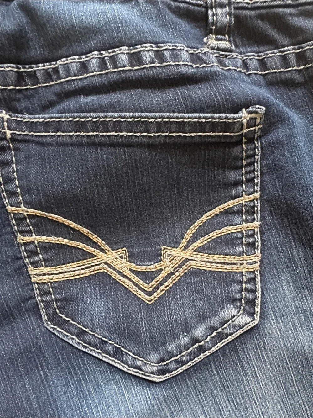 Soundgirl   Bermuda shorts Capri Jean shorts Blue denim Stretch  with fading EUC